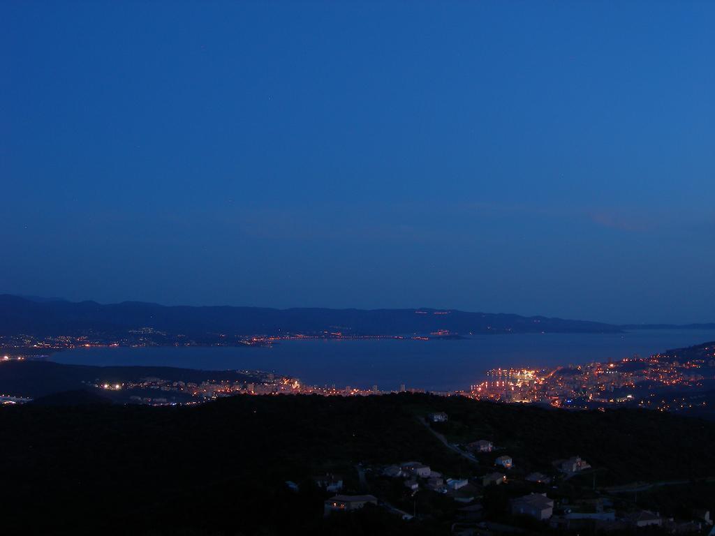 Gites Sassone, Vue Panoramique Sur Ajaccio Et La Mer Alata Phòng bức ảnh